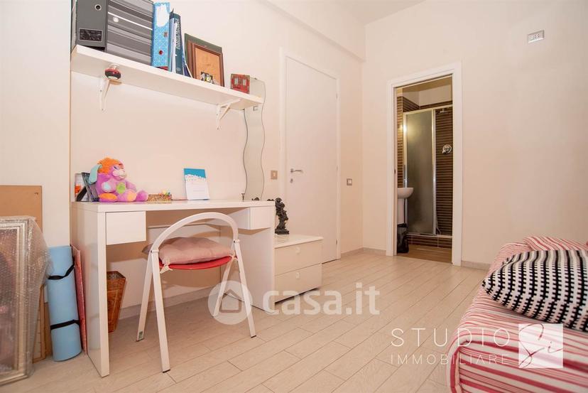 Appartamento in Via Bertoneri Oreste — foto 2 di 29