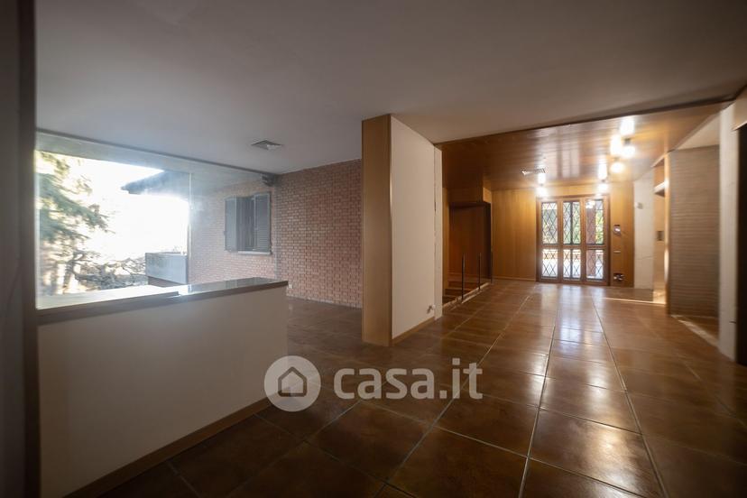 Villa in Via Martiri di Pizzocalvo — foto 3 di 28