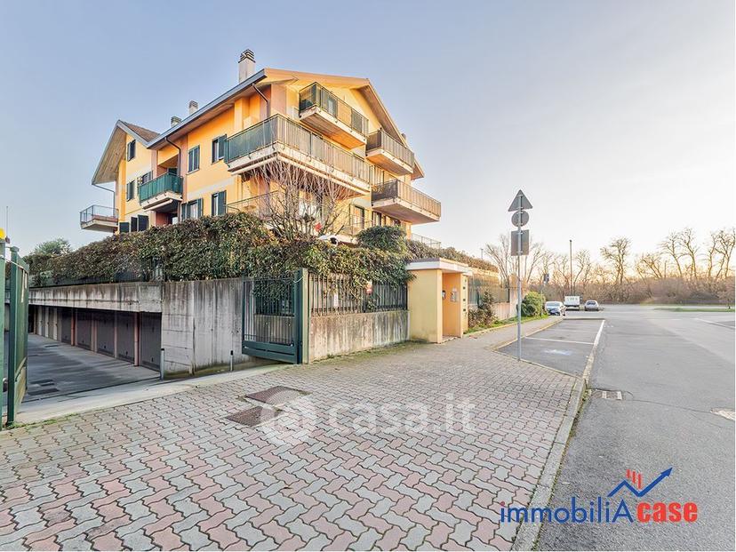 Trilocale in Via Corelli 27 — foto 15 di 33