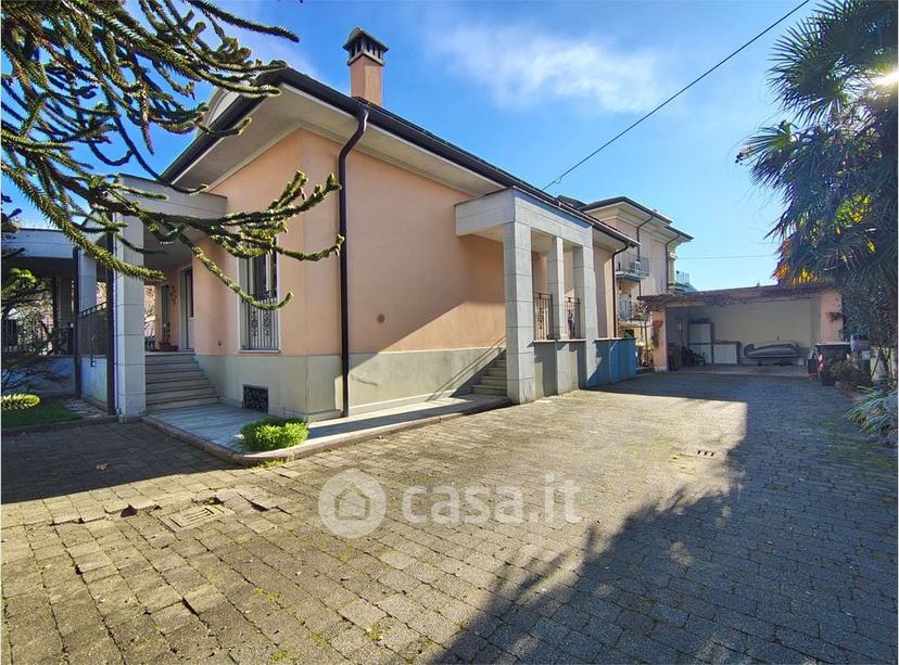 Villa in Corso Benedetto Cairoli 80 — foto 26 di 27