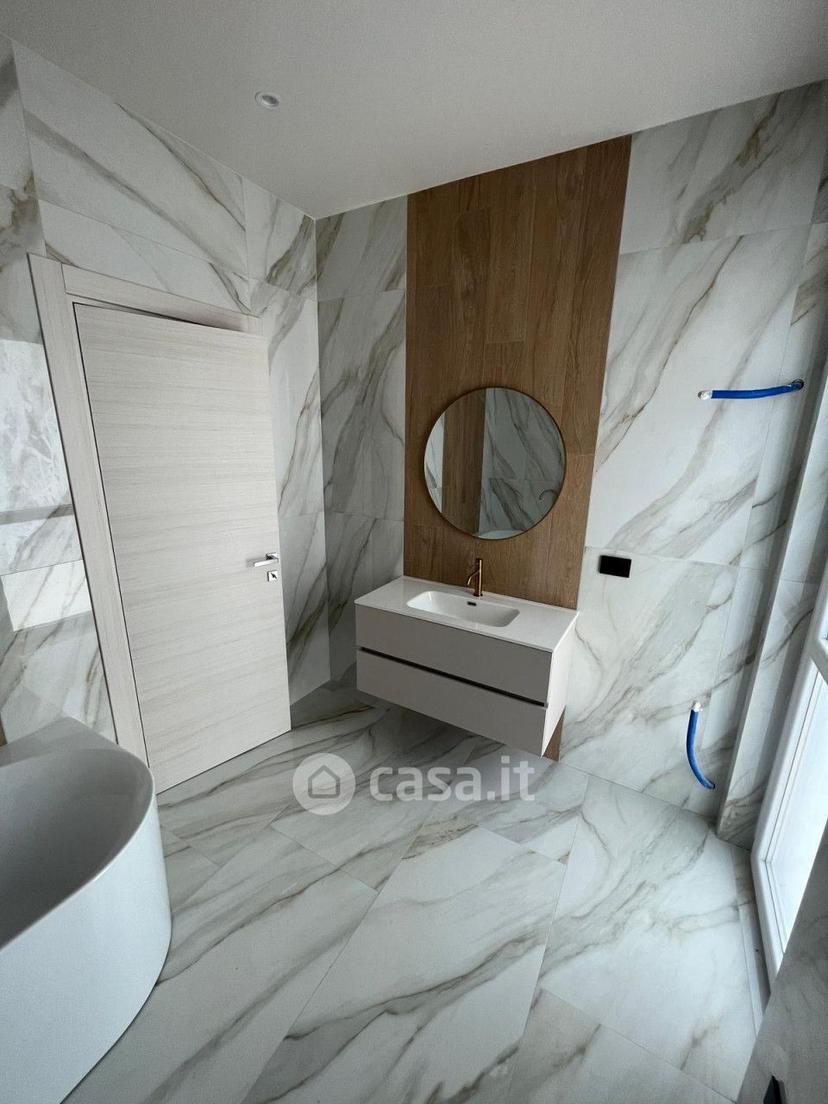 Quadrilocale in Via Facino Cane 15 — foto 24 di 41