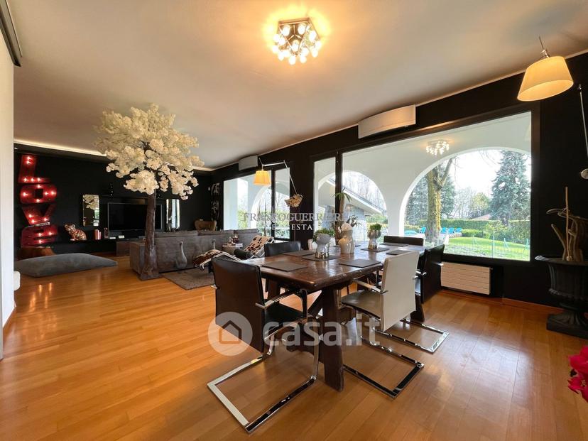 Villa in Via Alcide de Gasperi — foto 4 di 38