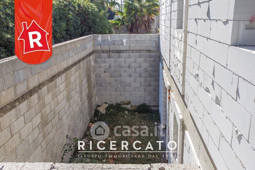Villa in Via Charles Le Corbusier 71 — foto 3 di 37