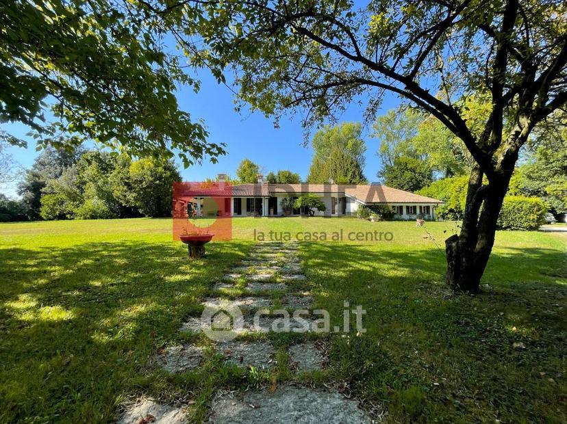 Villa in Via IV Novembre — foto 3 di 39