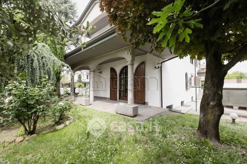 Villa in Via Ruggero Leoncavallo 13 — foto 11 di 43