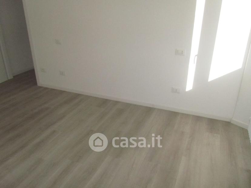 Trilocale in Via Monte Nero 26 — foto 17 di 29