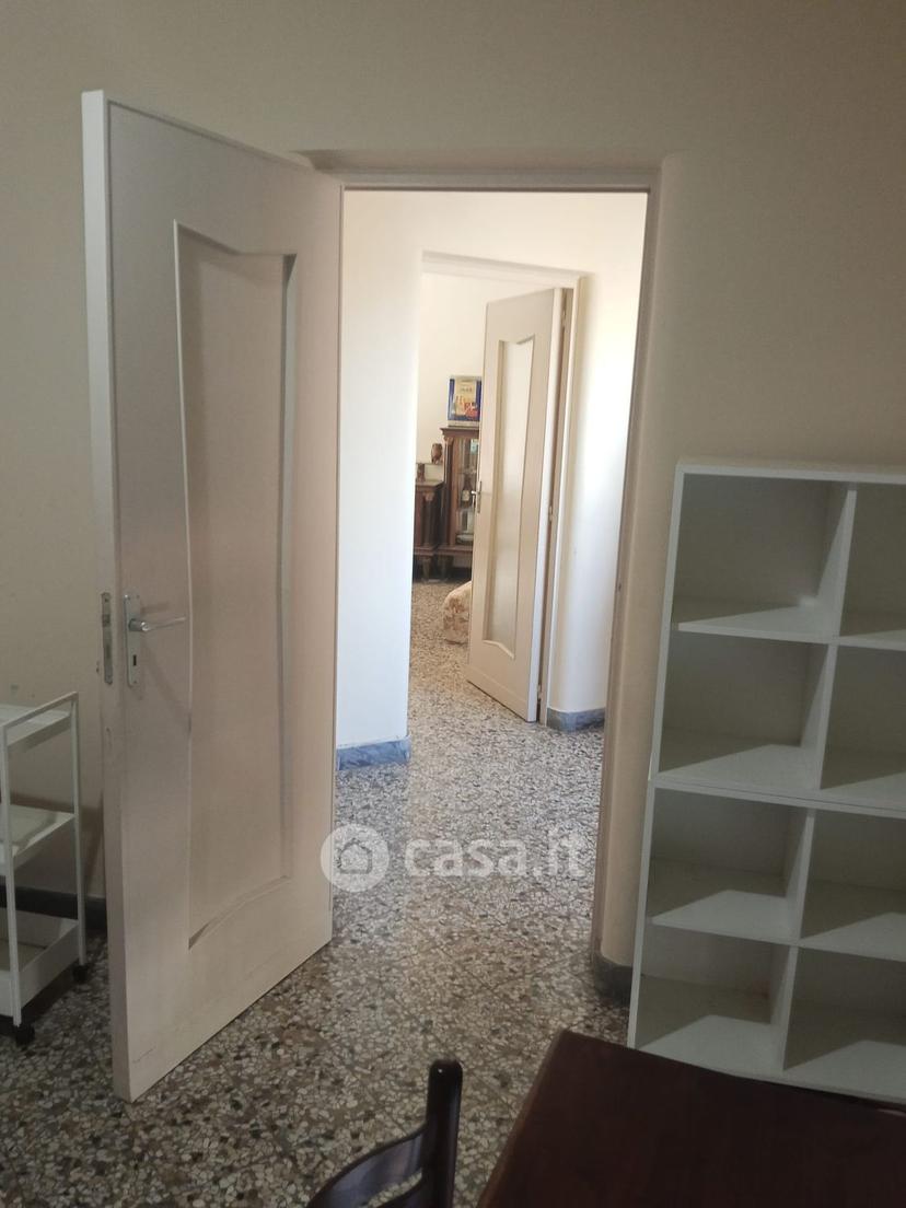 Stanza in Via Ficarazzi — foto 2 di 10