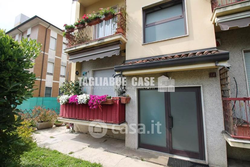 Trilocale in Via Tevere 16 — foto 13 di 23