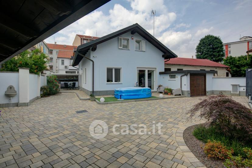 Villa in Via Massimo d'Azeglio 9 — foto 26 di 41