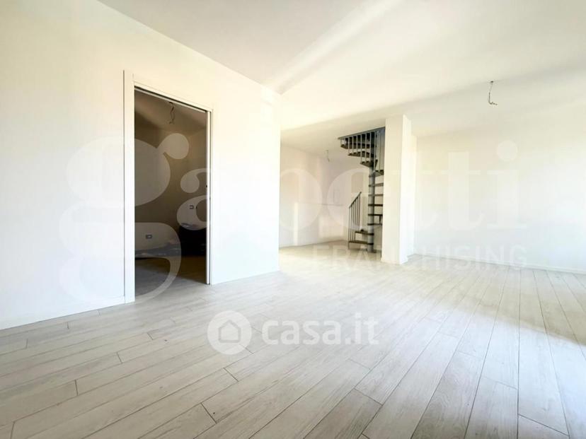 Trilocale in Via Ernesto Mestrallet 1 — foto 19 di 27