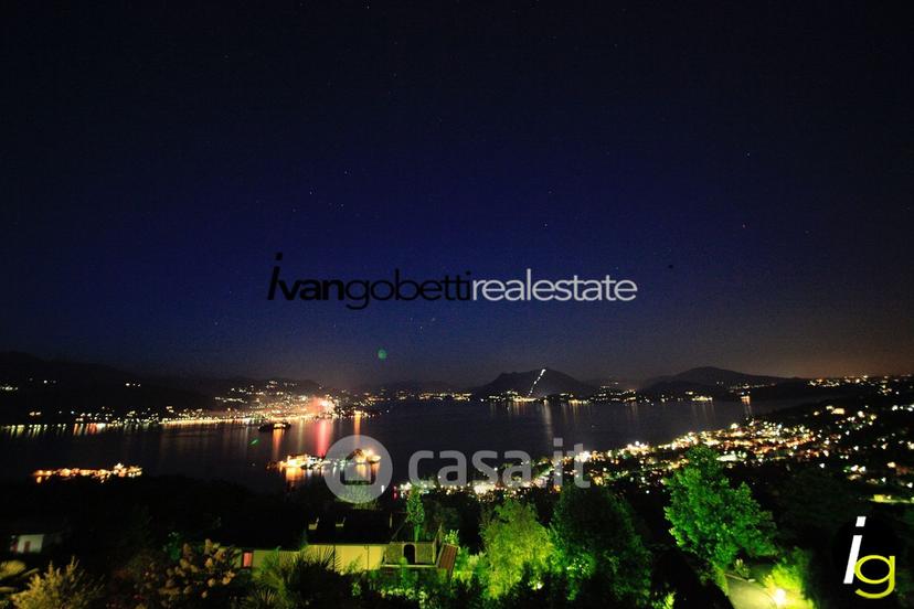 Villa in Via Martiri della Libertà 8 — foto 14 di 72