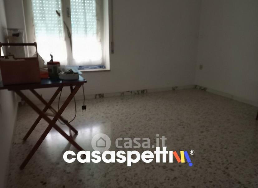 Trilocale in Via Luigi Miccoli — foto 9 di 21