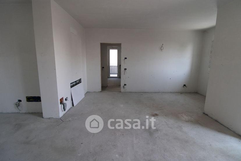 Quadrilocale in Via Achille Grandi 17 -3 — foto 3 di 44