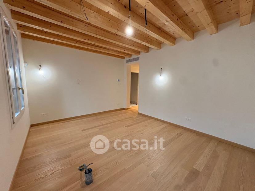 Appartamento in Via Beato Pellegrino — foto 3 di 26