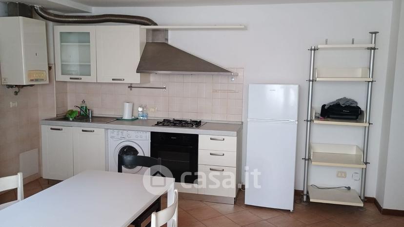 Bilocale in Via Santo Stefano — foto 2 di 10
