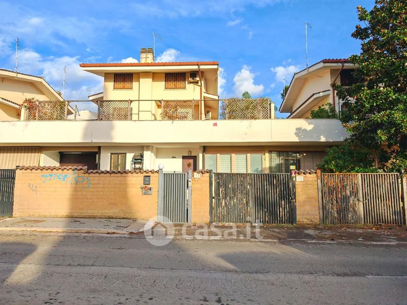 Quadrilocale in Via Euripide — foto 23 di 32