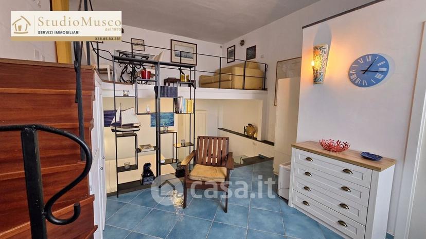 Loft in Via Marina Grande — foto 5 di 21