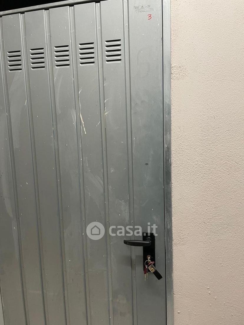 Trilocale in Via Ischia 42 — foto 15 di 25