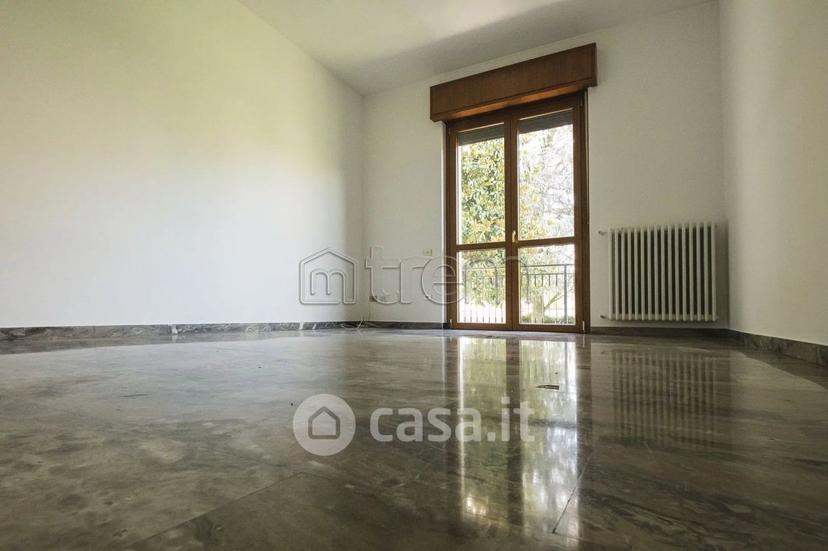 Trilocale in Via Pace 7 — foto 18 di 33
