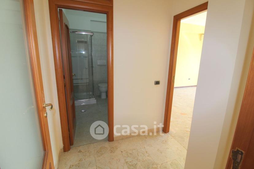 Trilocale in Via Ponti Rossi 188 — foto 17 di 19
