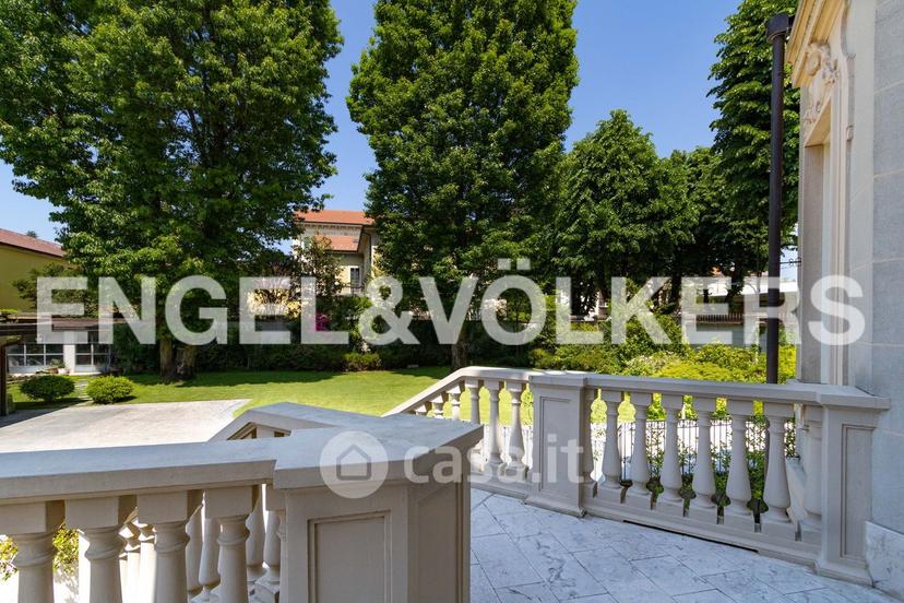 Villa in Corso Leonardo da Vinci — foto 36 di 39