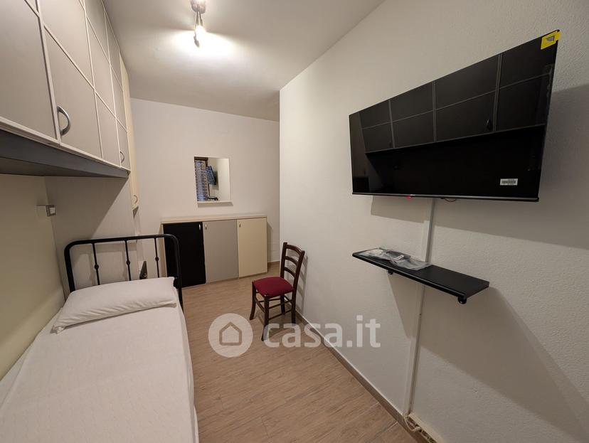 Stanza in Via Circondaria Ovest — foto 11 di 15