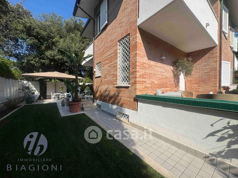 Villa in Via Vincenzo Bellini 5 — foto 22 di 28