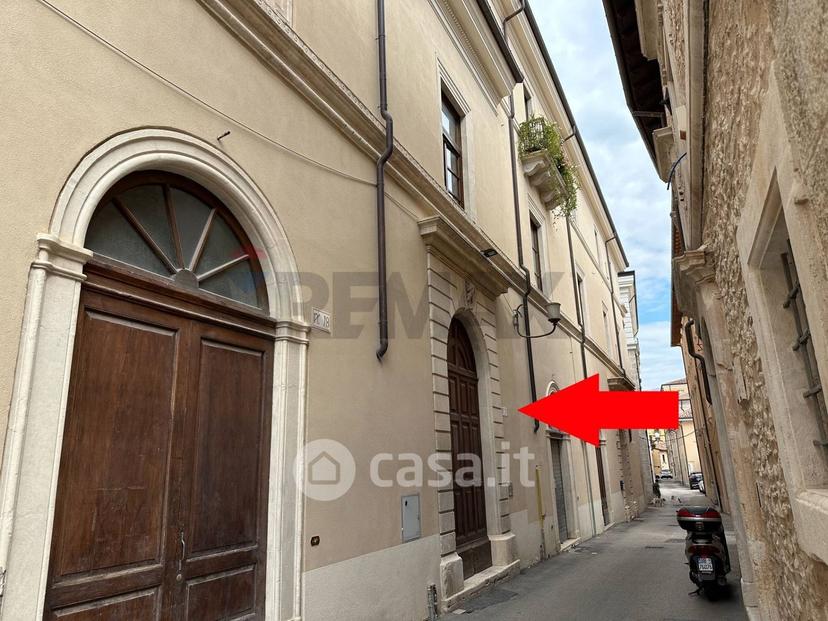 Trilocale in Via delle Grazie 20 — foto 14 di 32
