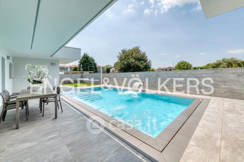 Villa in Via Alessandro Volta — foto 13 di 27