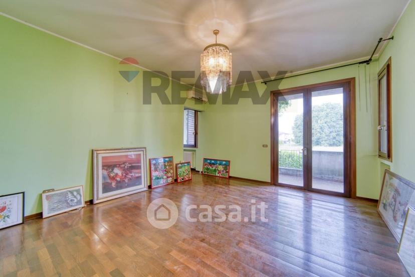 Villa in Via G. Rossa 2 — foto 14 di 22