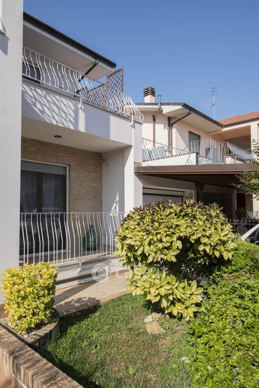 Villa in Via G. Brodolini 49 — foto 6 di 52