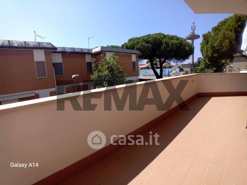 Trilocale in Viale dei Navigatori 56 — foto 13 di 20