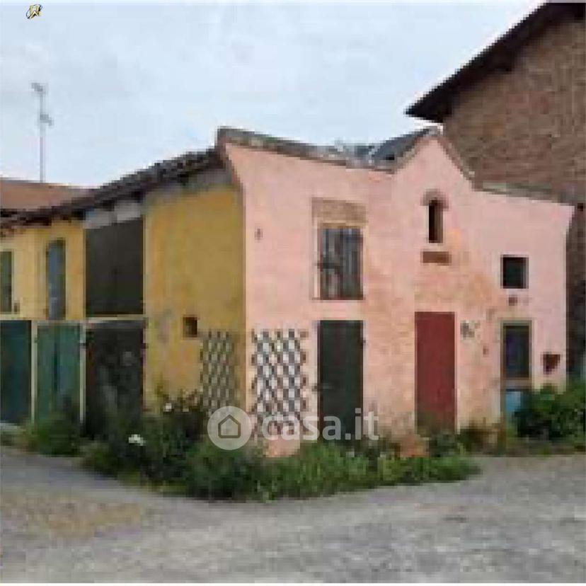 Trilocale in Via della Pace 60 — foto 7 di 32