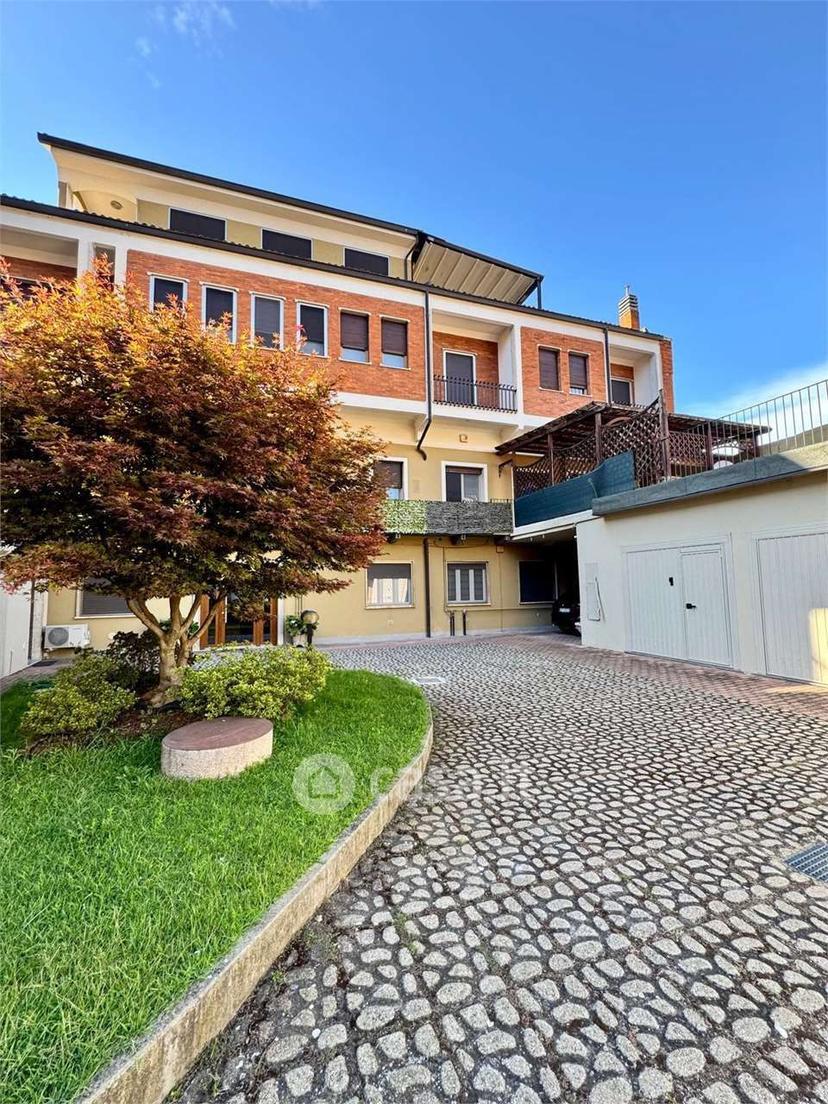 Bilocale in Via Adamo da Mortara 3 — foto 2 di 24