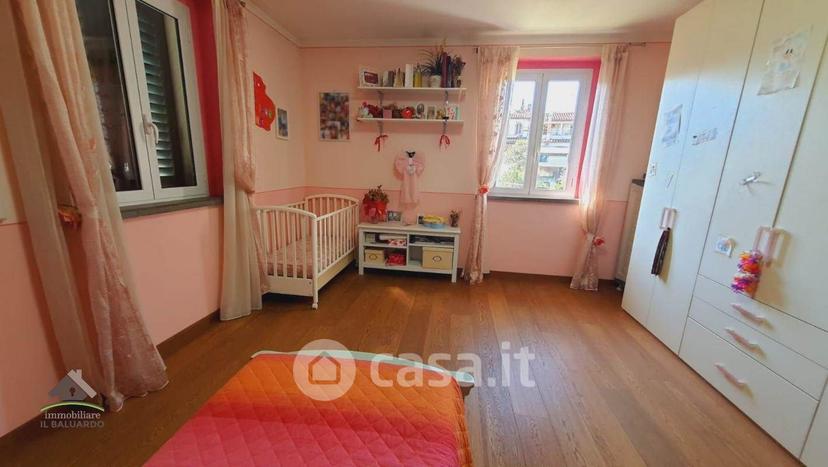 Villa in Via di Montecarlo 5 — foto 8 di 23