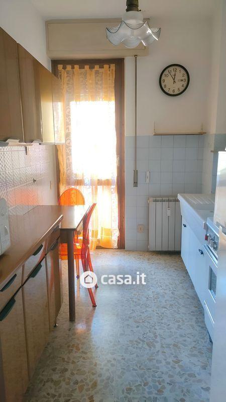 Stanza in Via Fratelli Rosselli 4 — foto 3 di 9