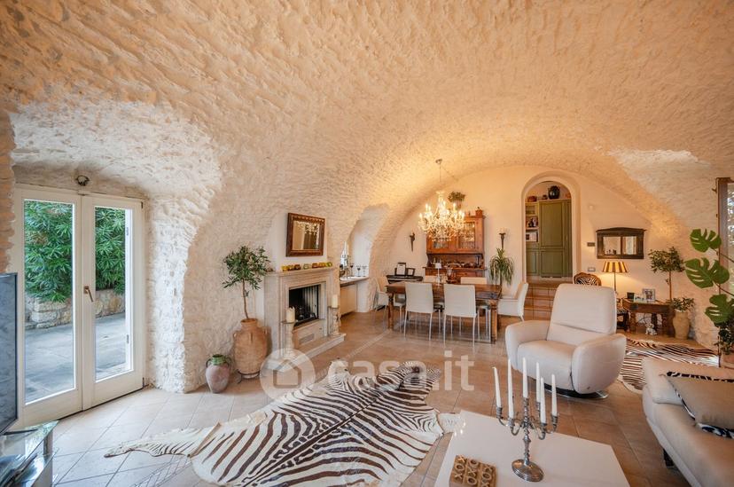 Quadrilocale in Viale Fratelli Lavanda 3 — foto 9 di 36