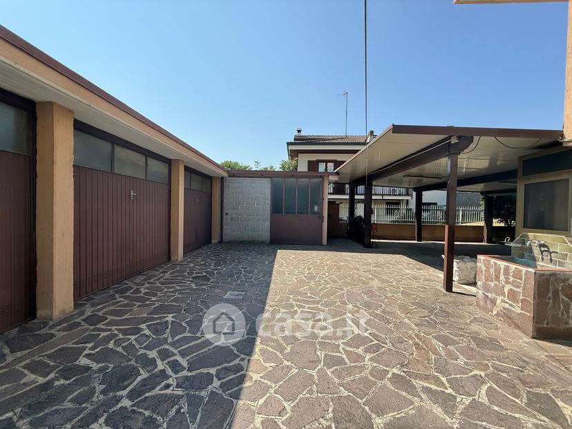 Villa in Via Luigi Barbieri 72 — foto 12 di 57