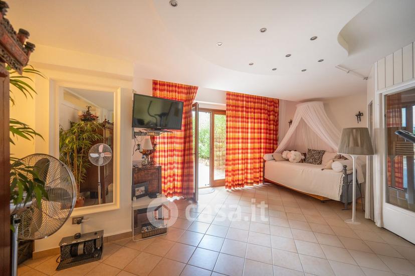 Quadrilocale in Viale Fratelli Lavanda 3 — foto 13 di 36