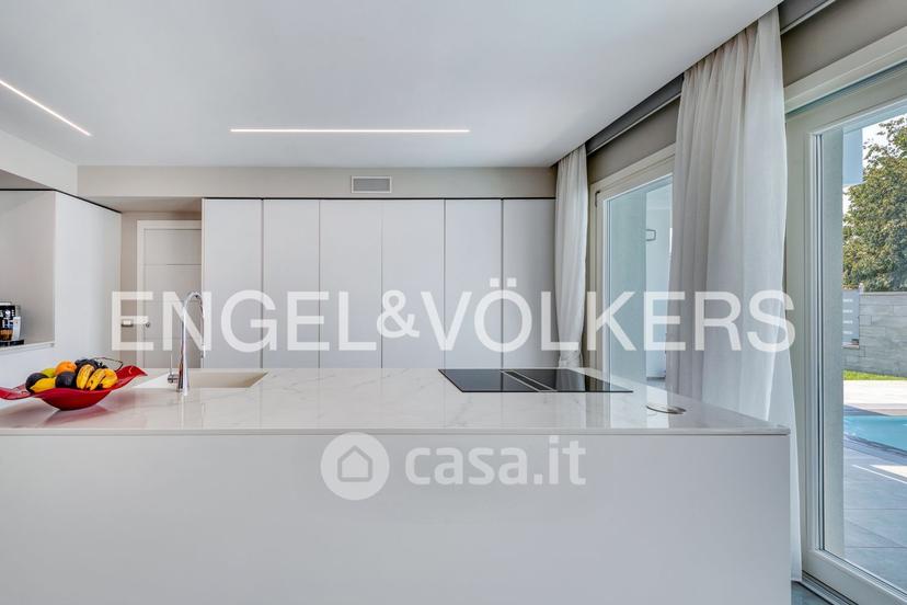 Villa in Via Alessandro Volta — foto 3 di 27