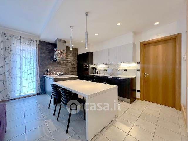 Quadrilocale in Via Bortolazzi 12 — foto 46 di 52