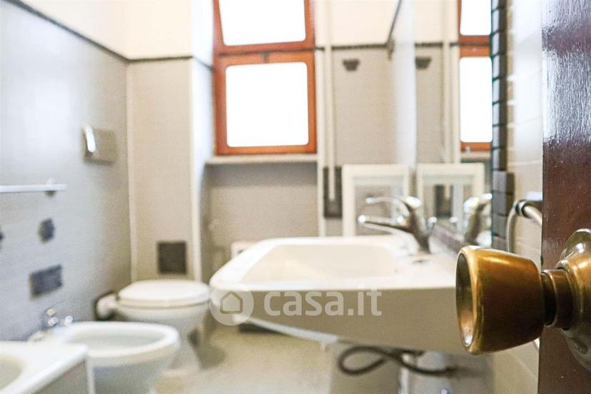 Stanza in Via Tigellio 24 — foto 4 di 22