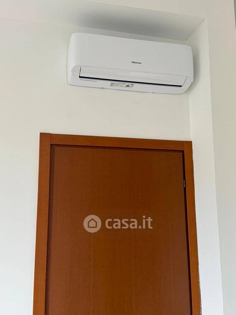 Stanza in Via Giovanni Battista Viotti 4 — foto 10 di 14