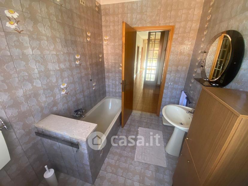 Quadrilocale in Via A. Canepari 9 — foto 6 di 24