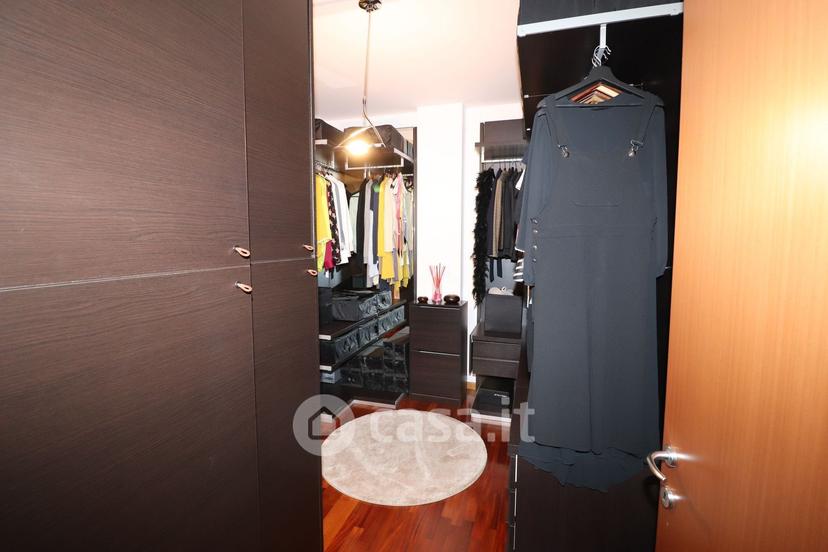 Trilocale in Via Silvio Pellico 18 — foto 12 di 35