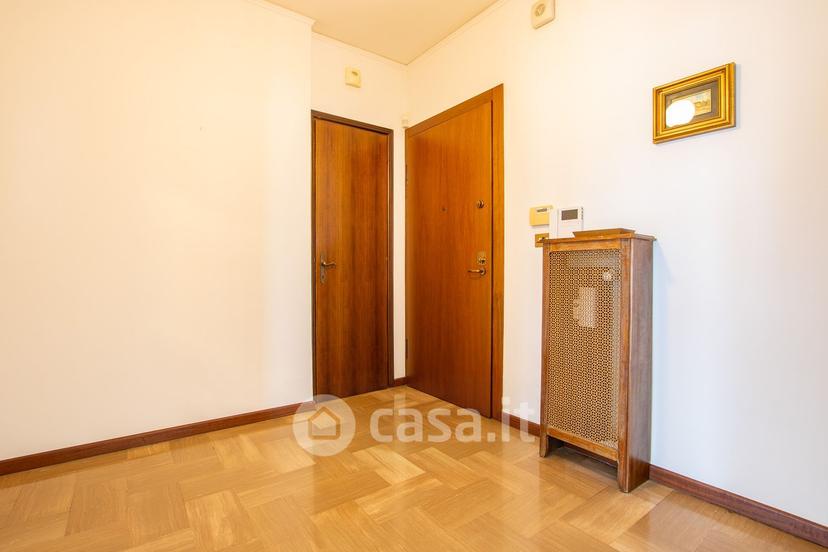 Quadrilocale in Via Corno d'Aquilio 15 — foto 16 di 44