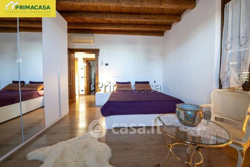 Villa in Via Montemaderno 8
