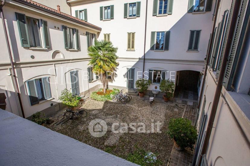 Trilocale in Via Massimo d'Azeglio 11 — foto 8 di 49