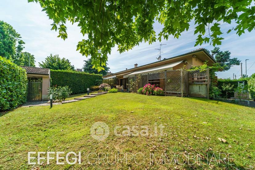 Villa in Via Galileo Galilei 2 — foto 13 di 39