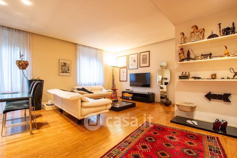 Trilocale in Via Fratelli Bronzetti 16 — foto 21 di 54
